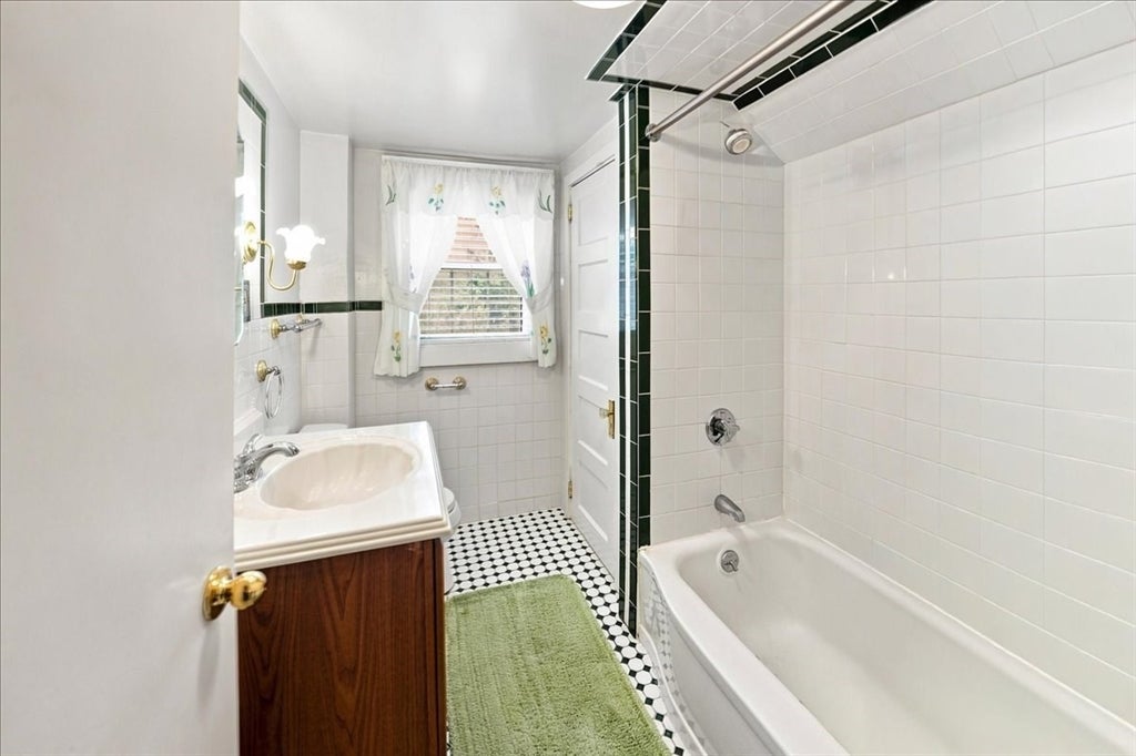 9 Oliver Street, Milford, MA, 9 Oliver Street, Milford, MA Photo #12