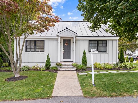 52 Washington St Stoneham MA 02180