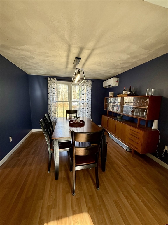 North Attleboro, Massachusetts 02760, United States, 3 Bedrooms Bedrooms, ,2 BathroomsBathrooms,Residential,Active,250765