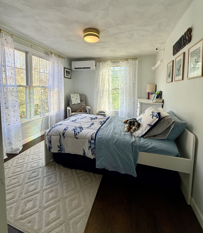 North Attleboro, Massachusetts 02760, United States, 3 Bedrooms Bedrooms, ,2 BathroomsBathrooms,Residential,Active,250765