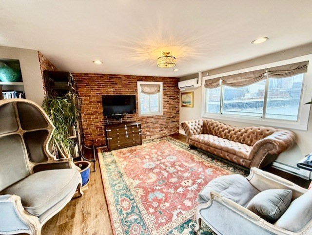 480 Commercial Street 5A