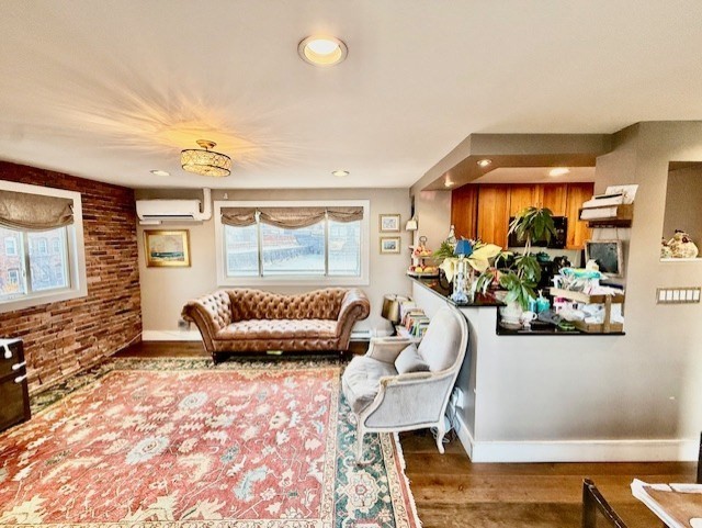 480 Commercial Street 5A