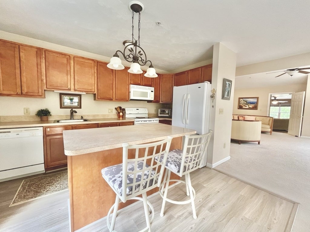 902 Main St 52
