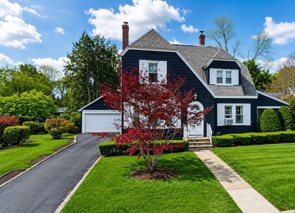 Photo of 24 Lindbergh Ave, Holyoke, MA