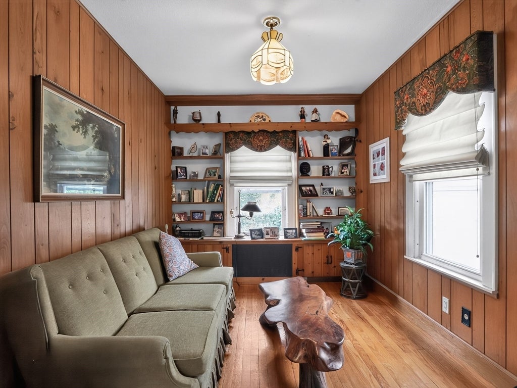 24 Lindbergh Ave, Holyoke, MA Photo #27
