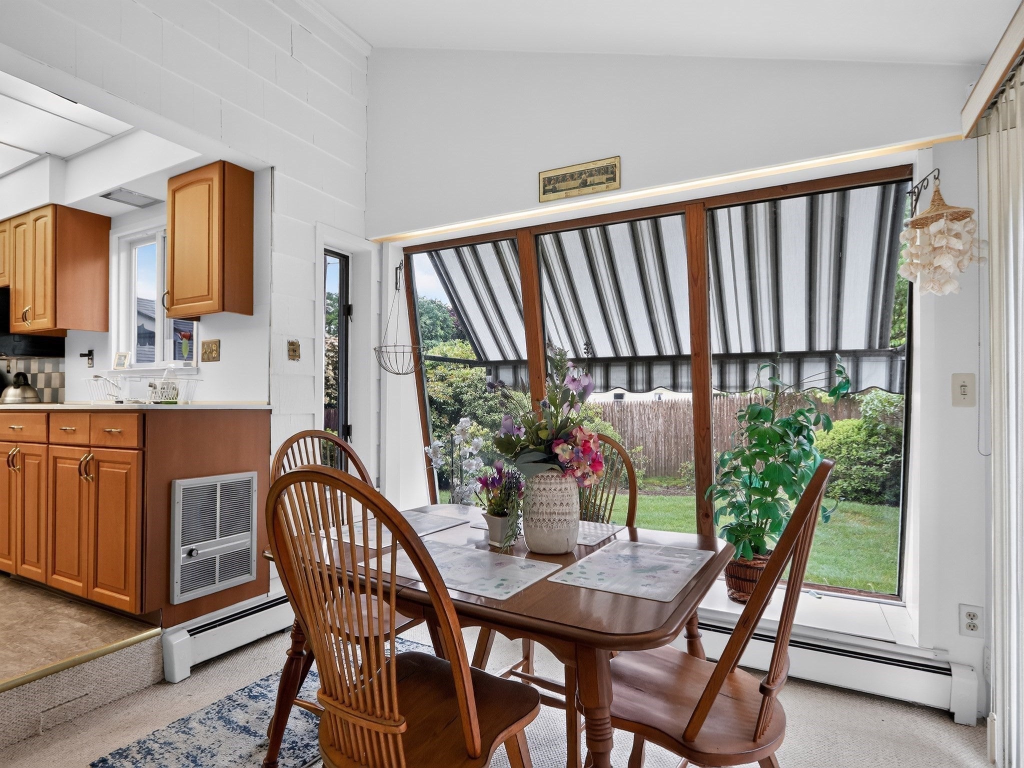 24 Lindbergh Ave, Holyoke, MA Photo #11
