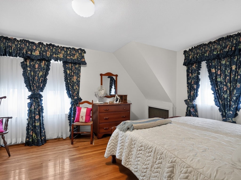 24 Lindbergh Ave, Holyoke, MA Photo #21