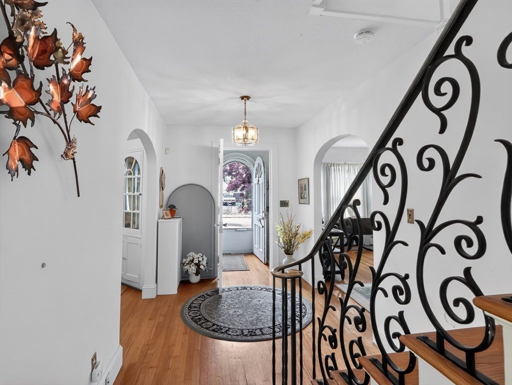 24 Lindbergh Ave, Holyoke, MA Photo #5