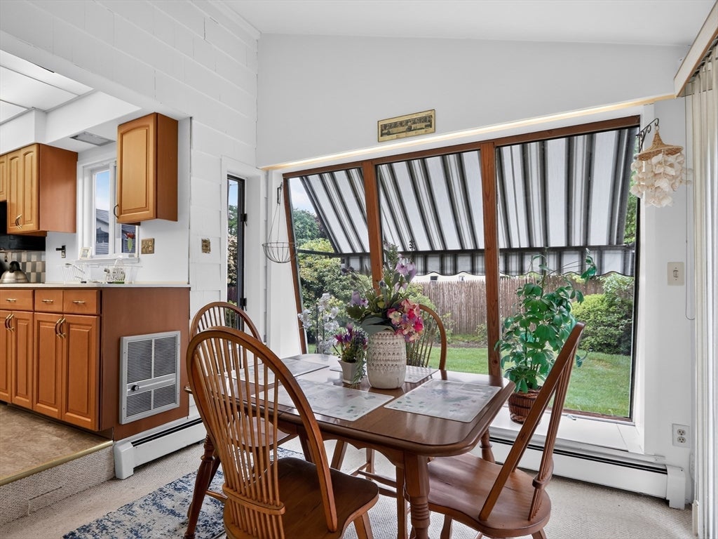 24 Lindbergh Ave, Holyoke, MA Photo #11