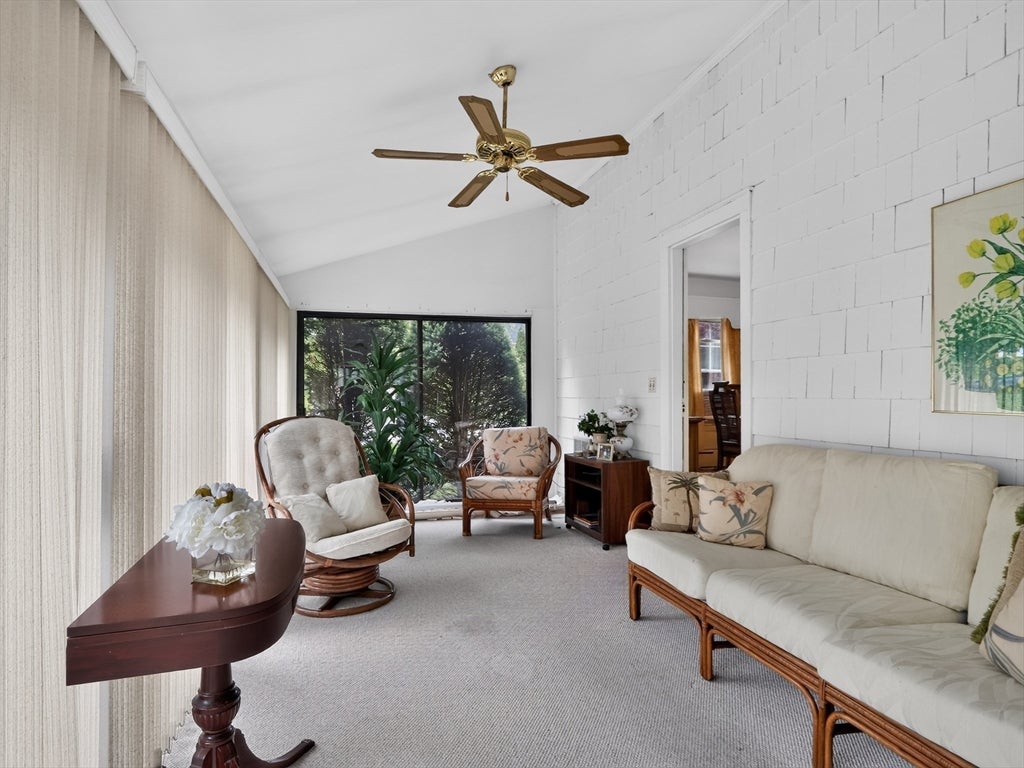 24 Lindbergh Ave, Holyoke, MA Photo #23