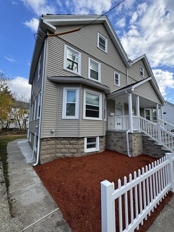 211 Summer St. 211