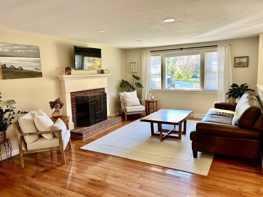 38 Sargent Cir