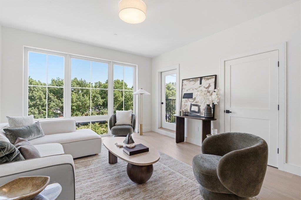 28 Geneva St 302