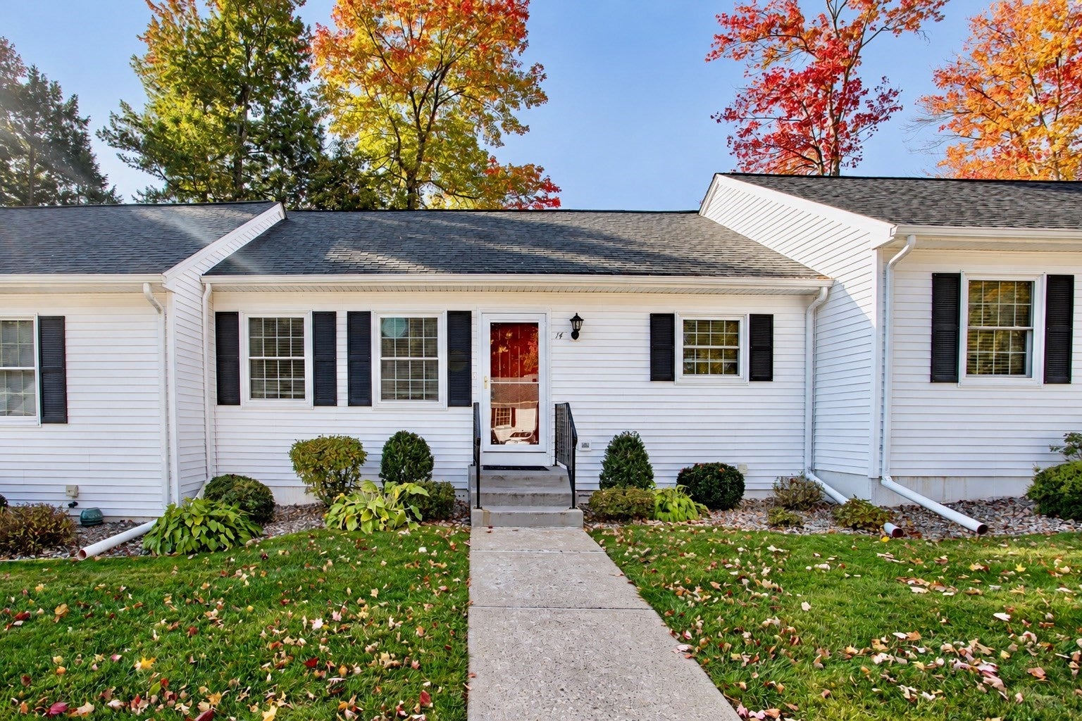 Photo of 14 Rosewood Lane, Southwick, MA