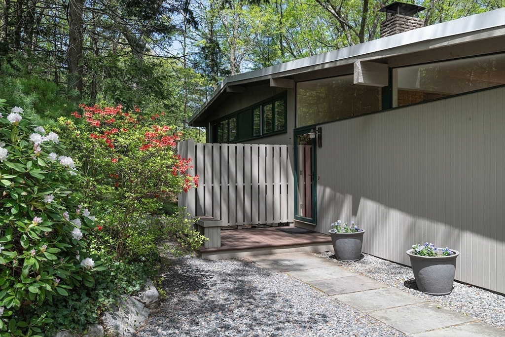 8 Dewey Rd