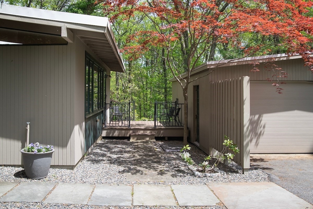 8 Dewey Rd