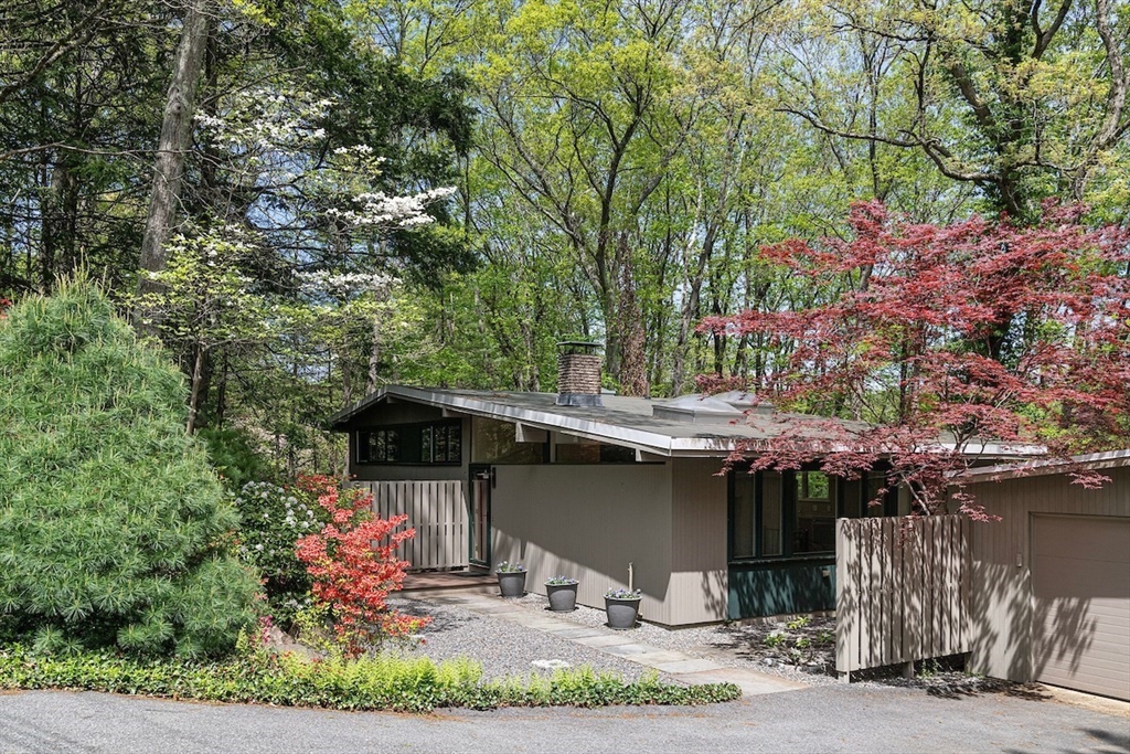8 Dewey Rd