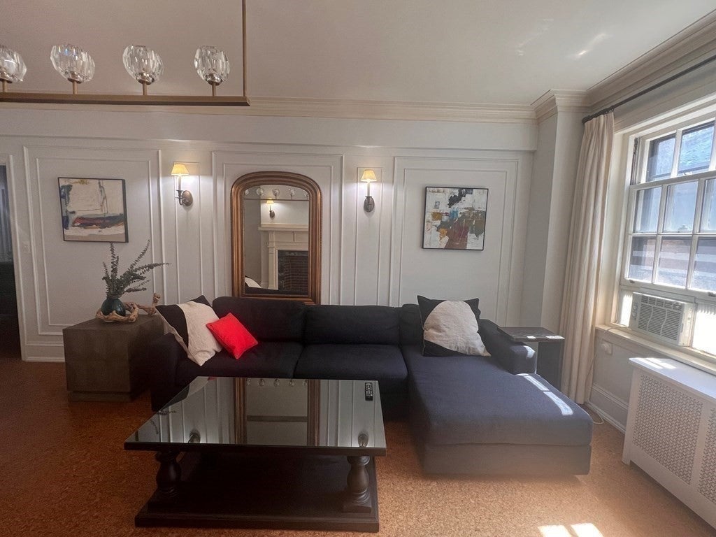 50 Commonwealth Ave 305