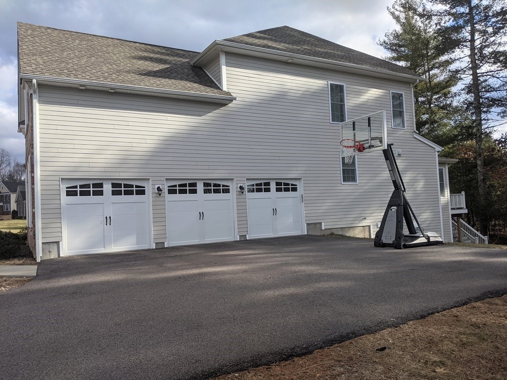 31 Lester Gray Dr