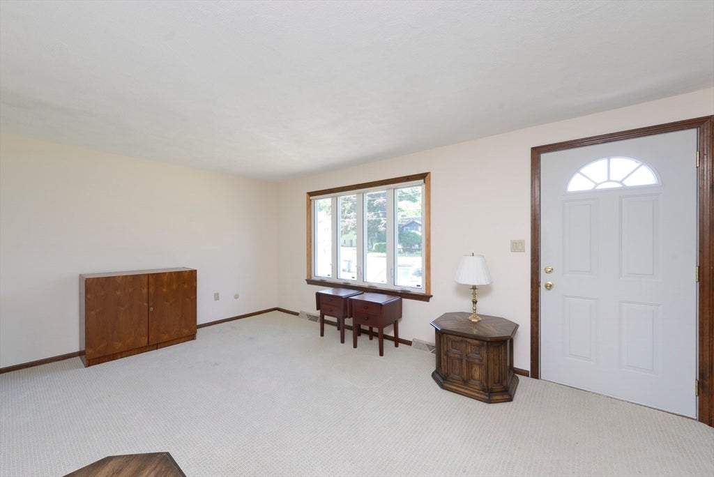 10 Chester Rd, Billerica, MA, 10 Chester Rd, Billerica, MA Photo #17