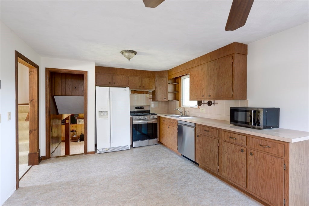 10 Chester Rd, Billerica, MA, 10 Chester Rd, Billerica, MA Photo #19