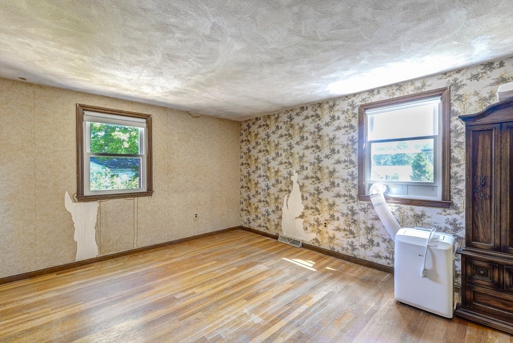 10 Chester Rd, Billerica, MA, 10 Chester Rd, Billerica, MA Photo #26