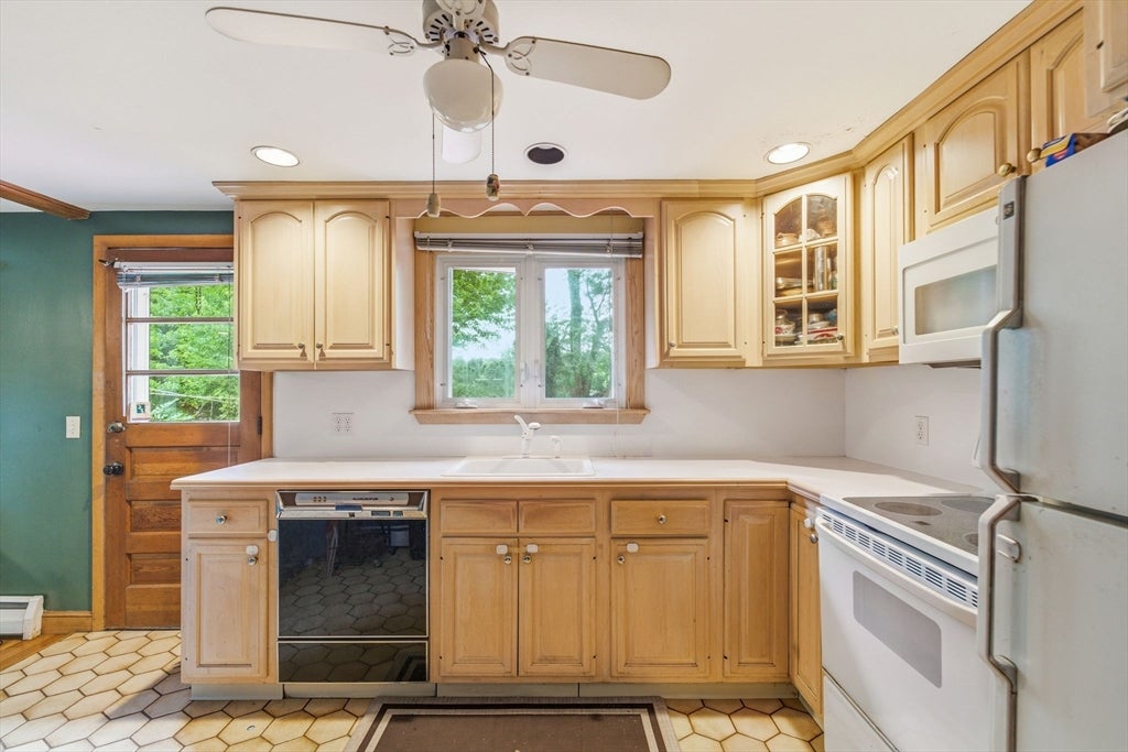 5 Hull DR, Saugus, MA, 5 Hull DR, Saugus, MA Photo #8