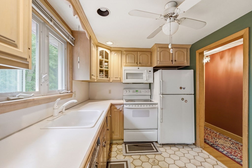 5 Hull DR, Saugus, MA, 5 Hull DR, Saugus, MA Photo #10
