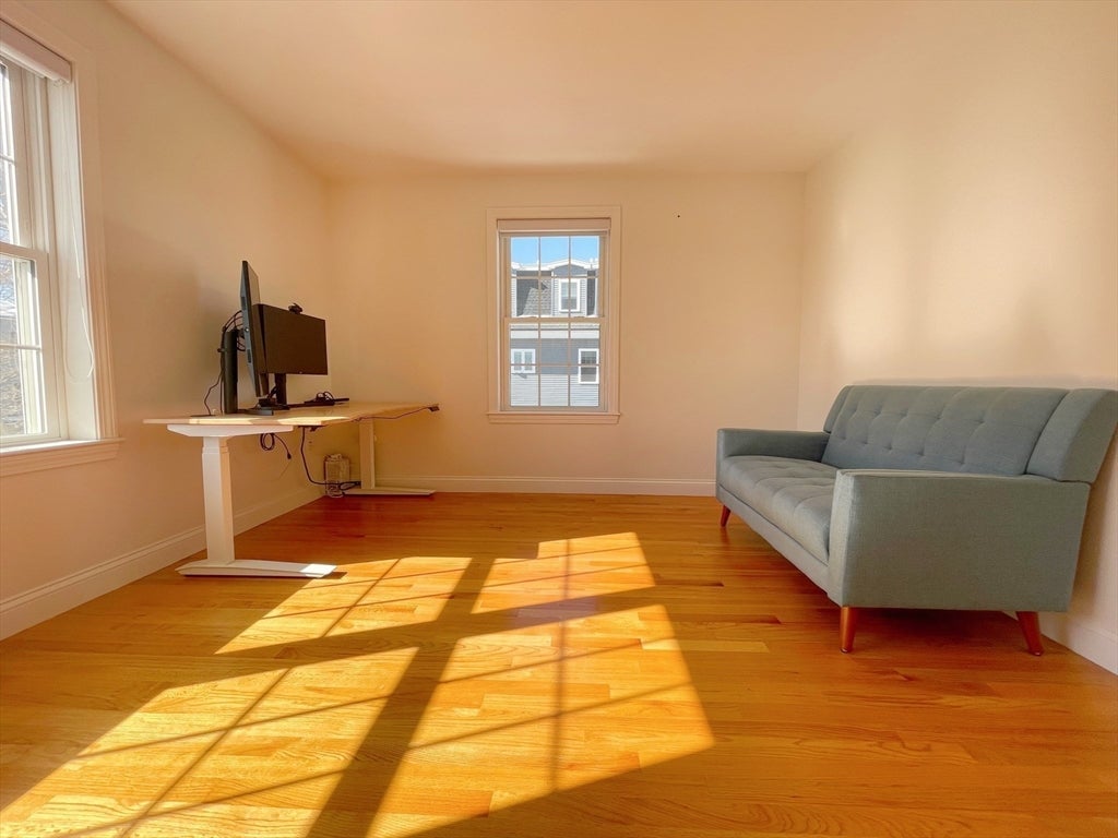 12 Naviens Ln #1, Waltham, MA Photo #8