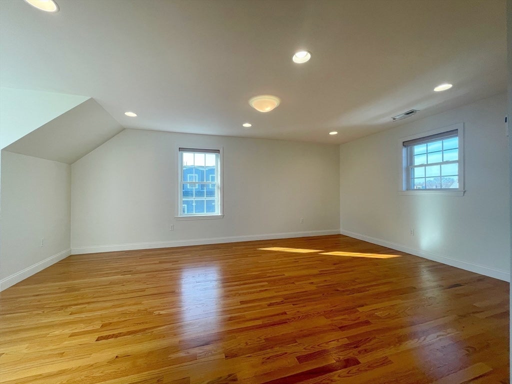12 Naviens Ln #1, Waltham, MA Photo #6