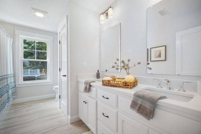 Needham, Massachusetts 02492, United States, 6 Bedrooms Bedrooms, ,6 BathroomsBathrooms,Residential,Pending,114714