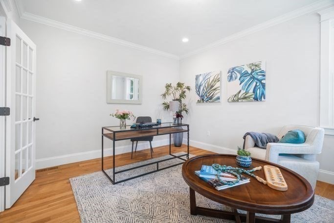 Needham, Massachusetts 02492, United States, 6 Bedrooms Bedrooms, ,6 BathroomsBathrooms,Residential,Pending,114714