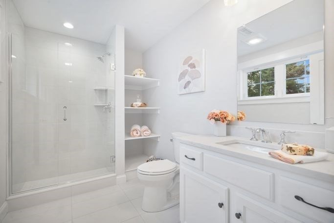 Needham, Massachusetts 02492, United States, 6 Bedrooms Bedrooms, ,6 BathroomsBathrooms,Residential,Pending,114714