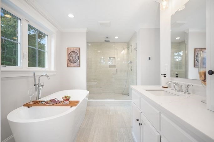 Needham, Massachusetts 02492, United States, 6 Bedrooms Bedrooms, ,6 BathroomsBathrooms,Residential,Pending,114714