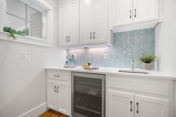 Needham, Massachusetts 02492, United States, 6 Bedrooms Bedrooms, ,6 BathroomsBathrooms,Residential,Pending,114714