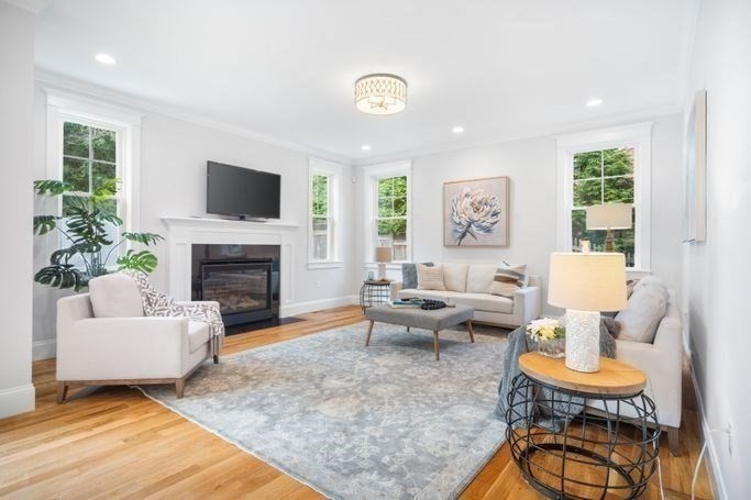 Needham, Massachusetts 02492, United States, 6 Bedrooms Bedrooms, ,6 BathroomsBathrooms,Residential,Pending,114714