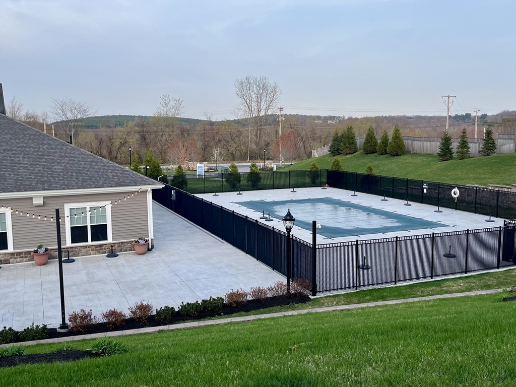4204 Peters Farm Way 204