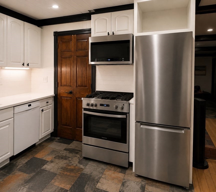 29 Meacham Rd, Somerville, MA Photo #13