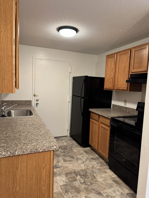 4 Village Rock Lane 9