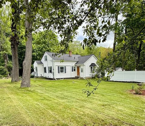 169 Green St Gardner MA 01440