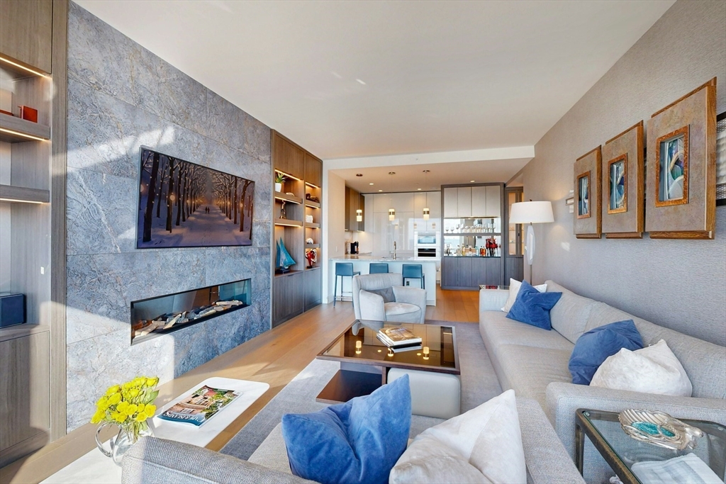 240 Devonshire St U4505