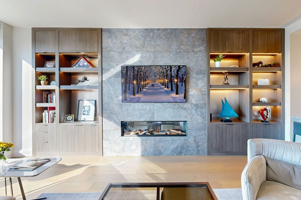 240 Devonshire St U4505