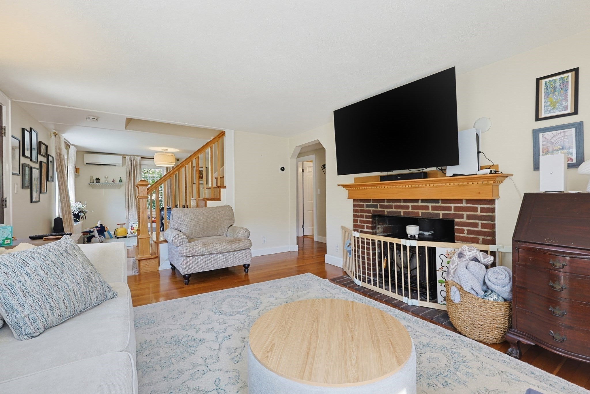 28 Ellis Ave