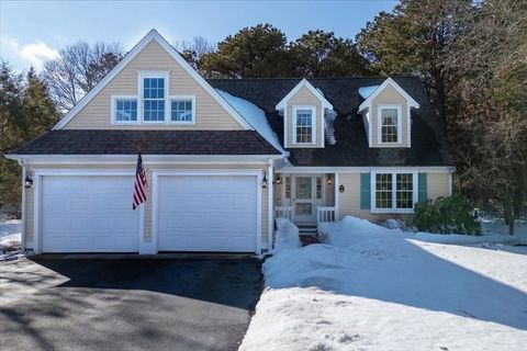 12 Quashnet Woods Dr Mashpee MA 02649