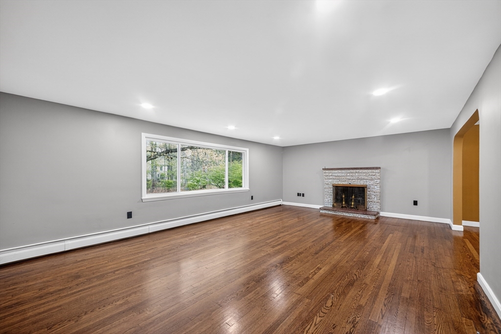 61 Jordan St, Chelmsford, MA Photo #13