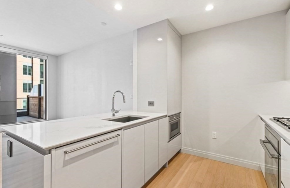 135 Seaport Blvd 532