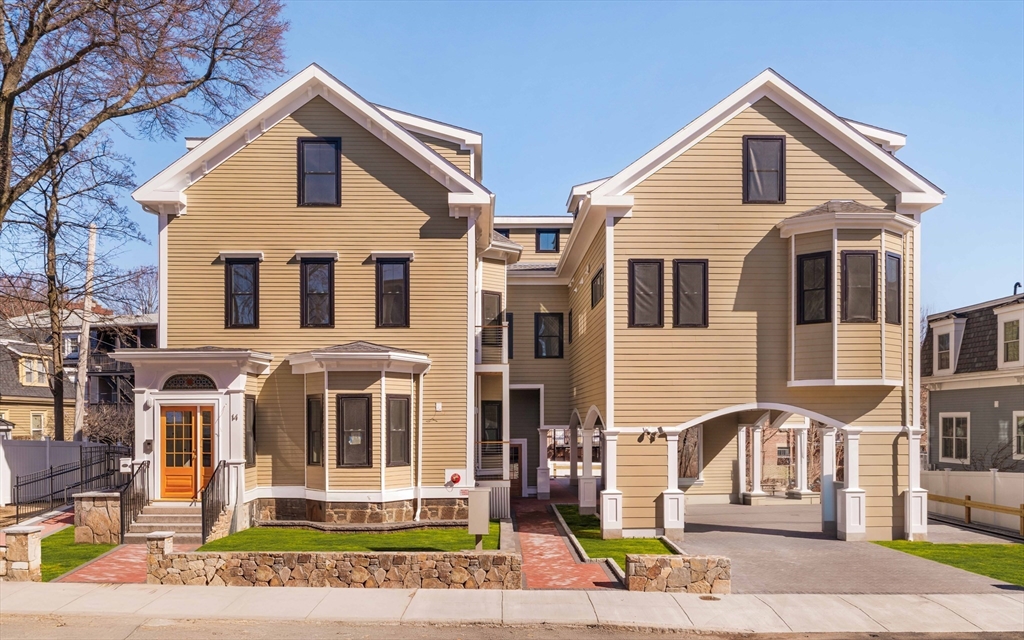 Boston, Massachusetts 02119, United States, 2 Bedrooms Bedrooms, ,2 BathroomsBathrooms,Residential,Pending,114068