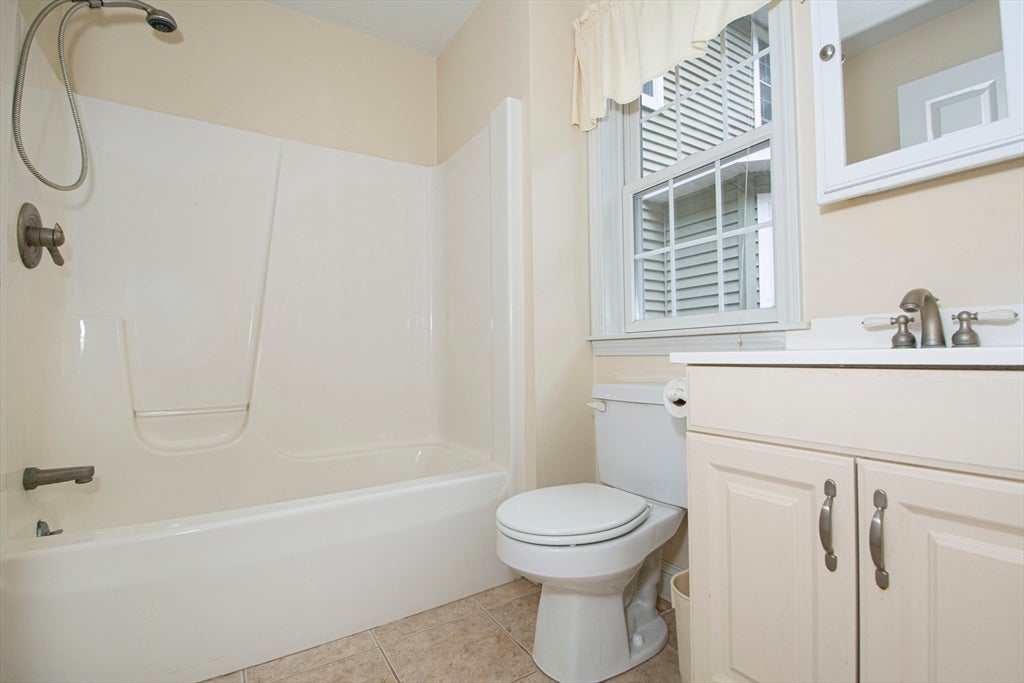 107 Old School House Rd, Oakham, MA Photo #32