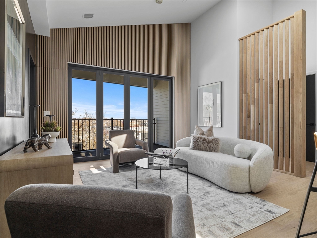 22 High Street 201