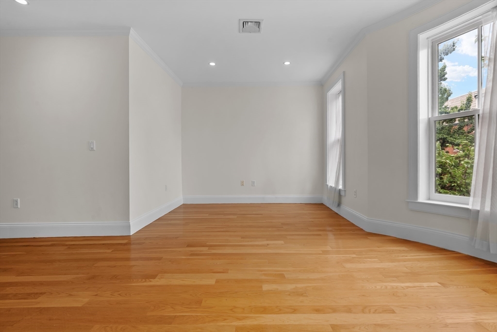 86 W Springfield St 2